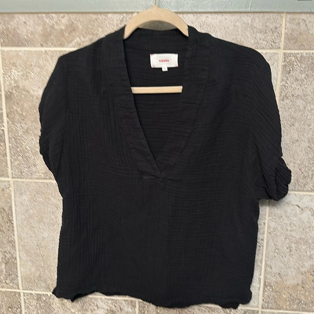 XiRENA Black Women's Top
